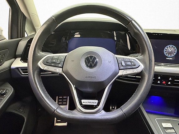 Volkswagen Golf Alltrack 11 of 30