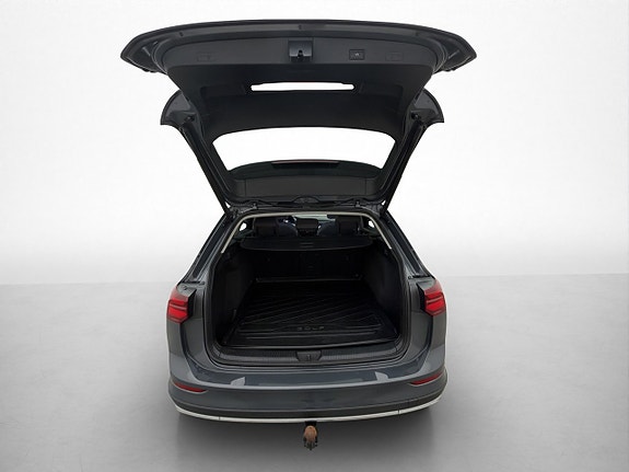 Volkswagen Golf Alltrack 8 of 30