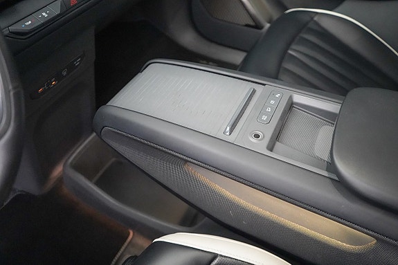 Kia EV9 12 of 27