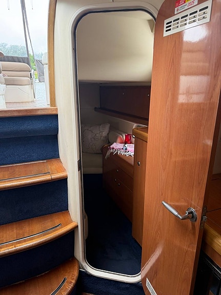 Sealine S34 - 2x Volvo Penta D4-225 12 of 16