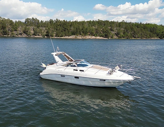Sealine S34 - 2x Volvo Penta D4-225 5 of 16