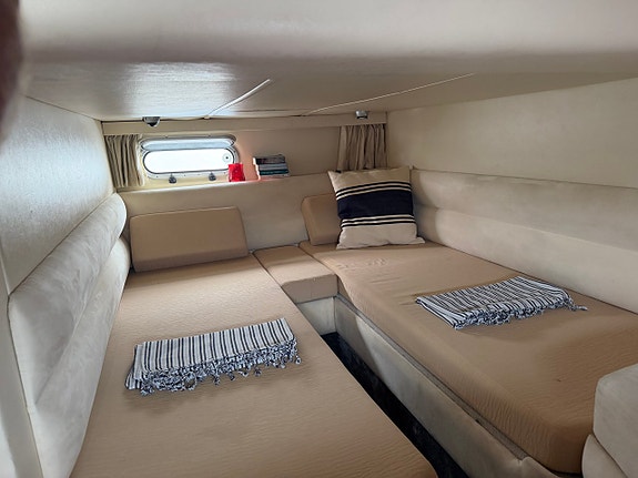 Sealine S34 - 2x Volvo Penta D4-225 14 of 16