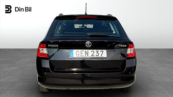 Skoda Fabia 5 of 16