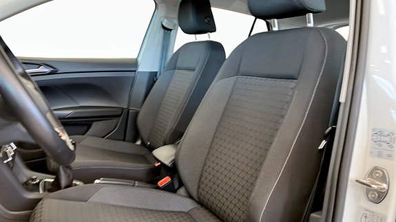 Volkswagen T-Cross 8 of 12