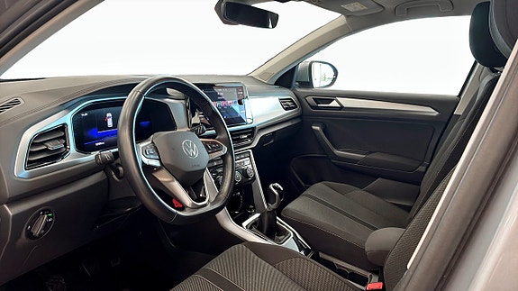 Volkswagen T-Roc 7 of 12