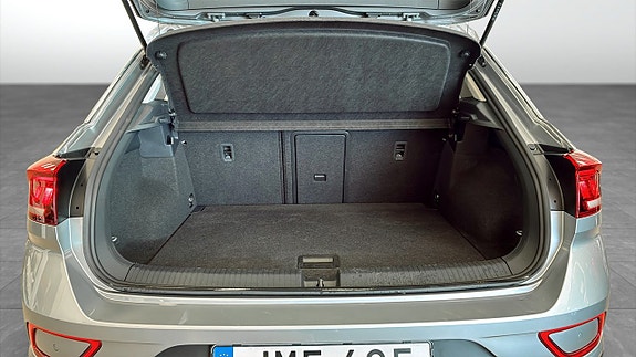 Volkswagen T-Roc 12 of 12