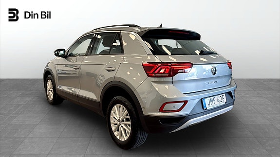 Volkswagen T-Roc 3 of 12