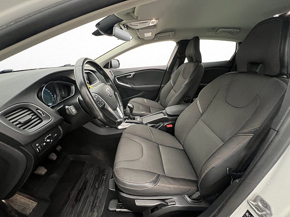 Volvo V40 Cross Country 11 of 30