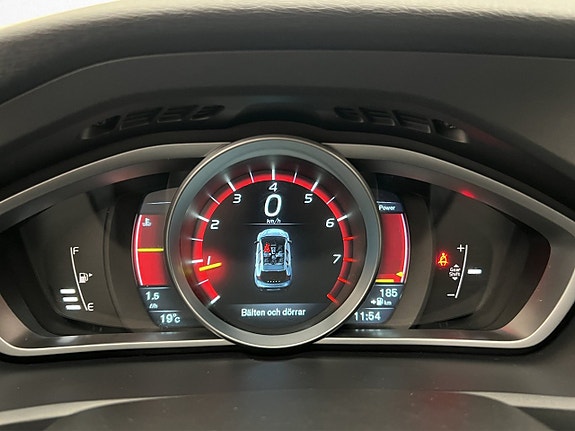 Volvo V40 Cross Country 14 of 30