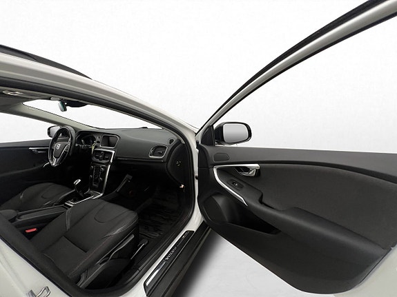 Volvo V40 Cross Country 22 of 30