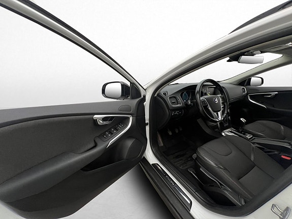 Volvo V40 Cross Country 10 of 30