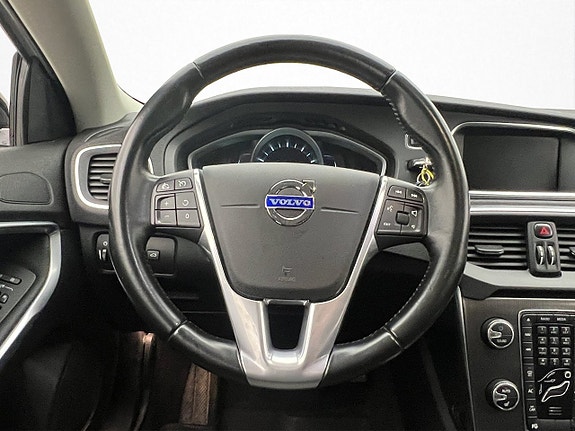 Volvo V40 Cross Country 12 of 30