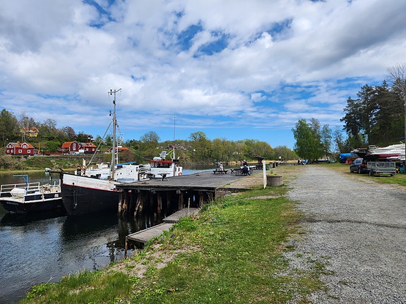 Stor och användbar stålbåt lämplig som bobåt till salu 13 of 13