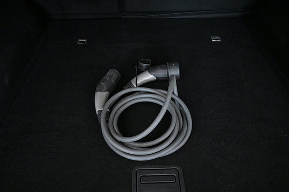 XPeng G9 23 of 27