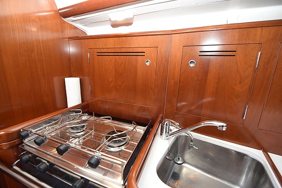 Beneteau Oceanis Clipper 343 12 of 23