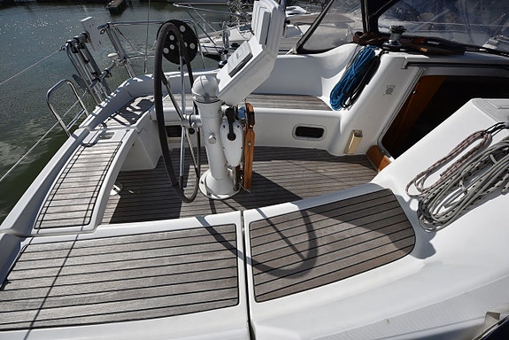 Beneteau Oceanis Clipper 343 4 of 5