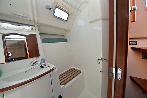 Beneteau Oceanis Clipper 343 17 of 23