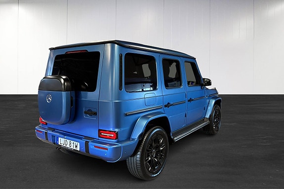 Mercedes-Benz G580 3 of 5