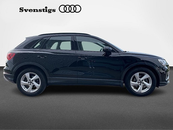Audi Q3 3 of 5