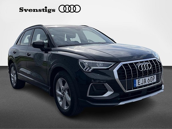 Audi Q3 2 of 5
