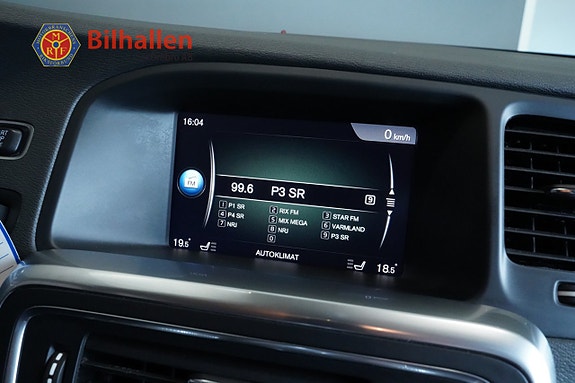 Volvo V60 Cross Country 8 of 13