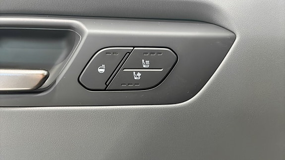 Kia EV9 14 of 17