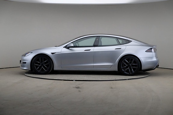 Tesla Model S 4 of 5