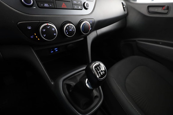 Hyundai i10 22 of 30