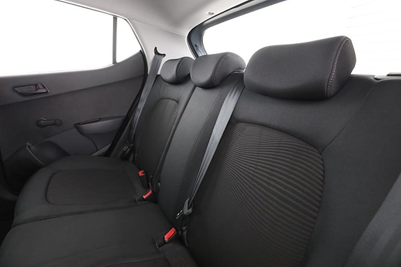 Hyundai i10 15 of 30