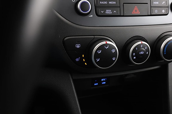 Hyundai i10 24 of 30