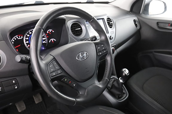 Hyundai i10 12 of 30