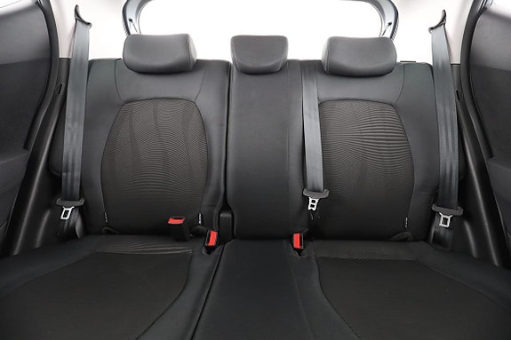 Hyundai i10 16 of 30