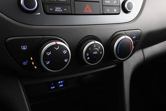Hyundai i10 25 of 30