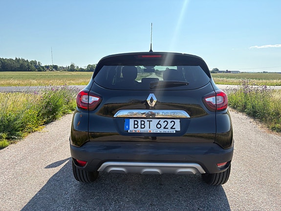 Renault Captur 3 of 5