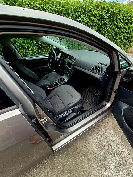 Volkswagen Golf VII 4 of 5