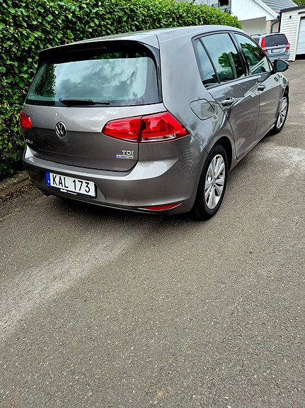 Volkswagen Golf VII 2 of 5