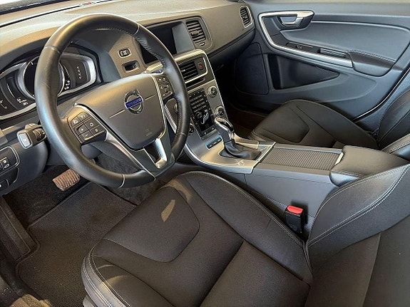 Volvo V60 9 of 15