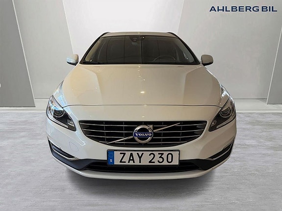 Volvo V60 4 of 15