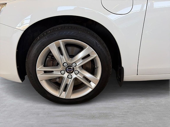 Volvo V60 8 of 15