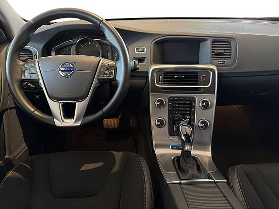 Volvo V60 12 of 15