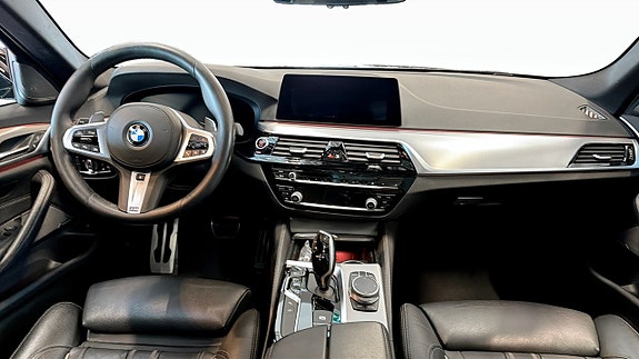 BMW 530d 4 of 5