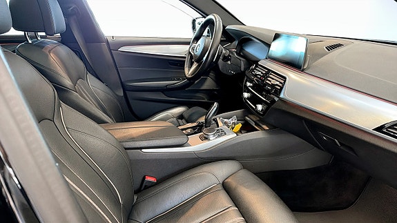BMW 530d 3 of 5