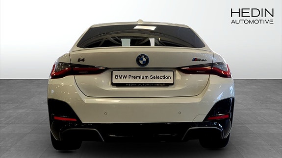 BMW i4 7 of 12