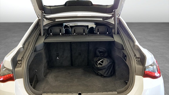 BMW i4 10 of 12