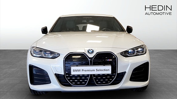 BMW i4 8 of 12