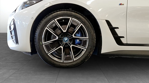 BMW i4 9 of 12