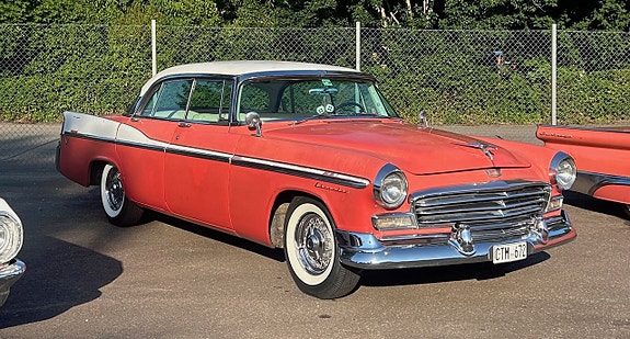 Chrysler Windsor 2 of 5