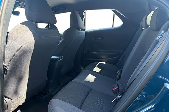 Toyota C-HR 13 of 21