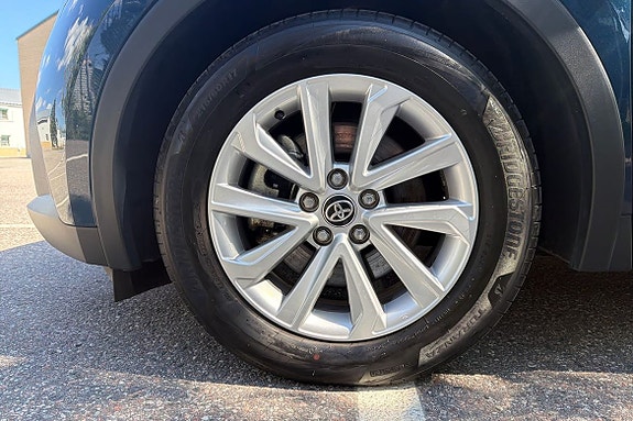 Toyota C-HR 17 of 21