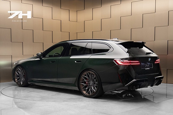 BMW M5 3 of 5